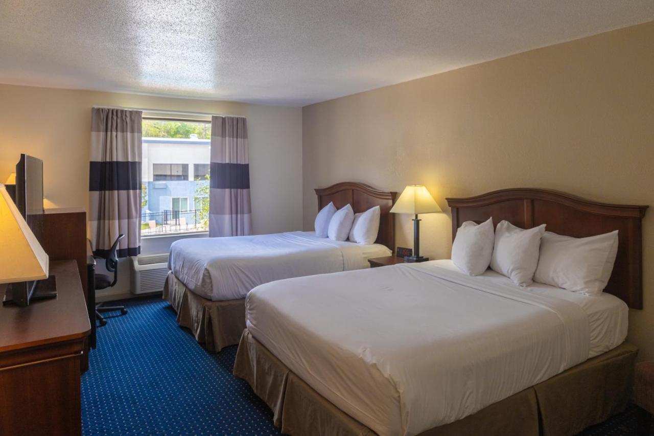 Cottonwood Suites Savannah Hotel & Conference Center Exterior photo